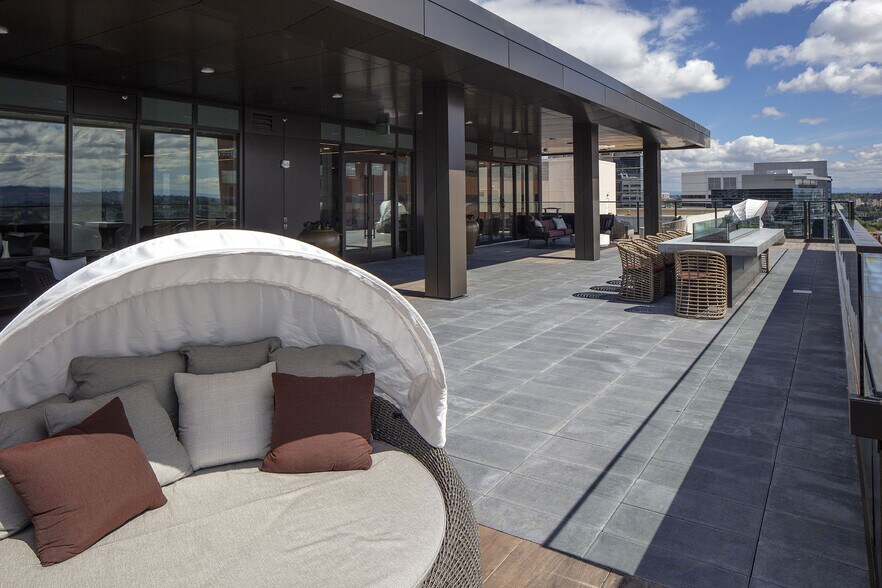 More Photos Of 140 SW Columbia St, Portland Apartments For Lease