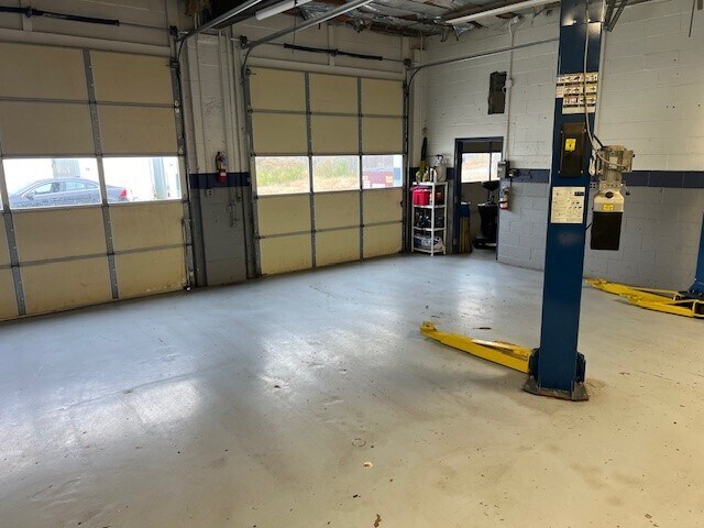 More Photos Of 542 Lancaster Ave, Malvern Light Distribution For Lease