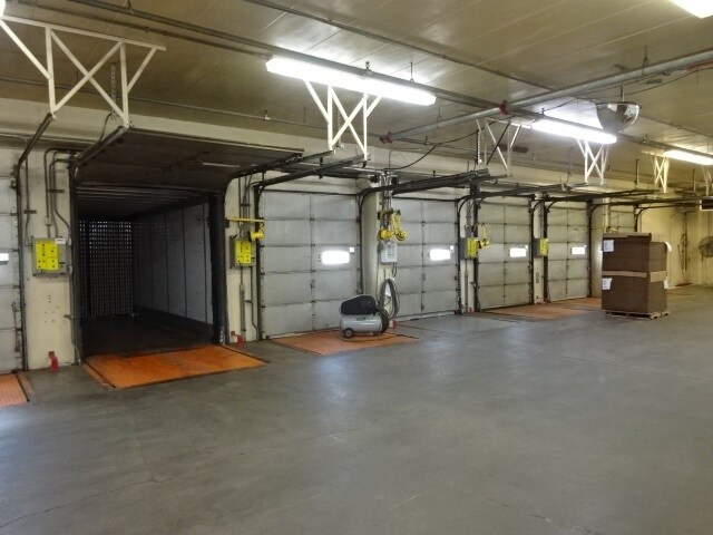 More Photos Of 4930 Hayes Ave, Plover Distribution For Lease