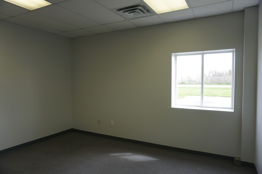 More Photos Of 1200 NW N St, Richmond Warehouse For Lease