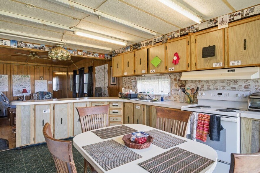 More Photos Of 204 Douglas Ln, Pearisburg Hospitality For Sale