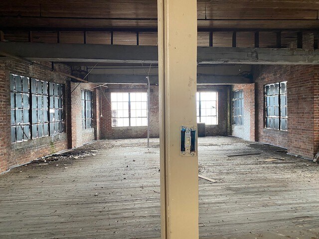 More Photos Of 600 Main St., Greenwood Industrial For Sale