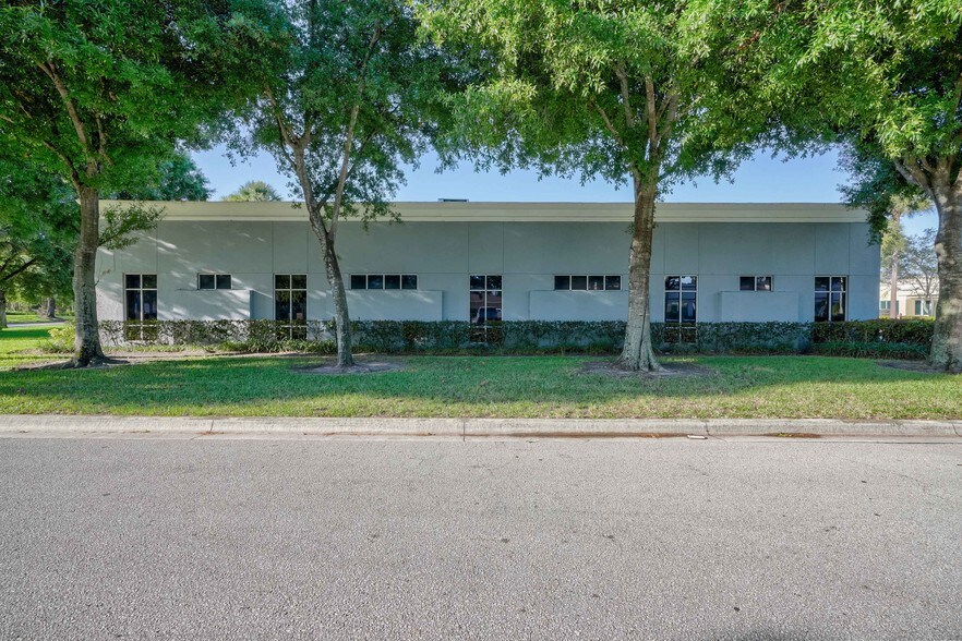 More Photos Of 5205 Village Blvd, West Palm Beach Medical For Lease