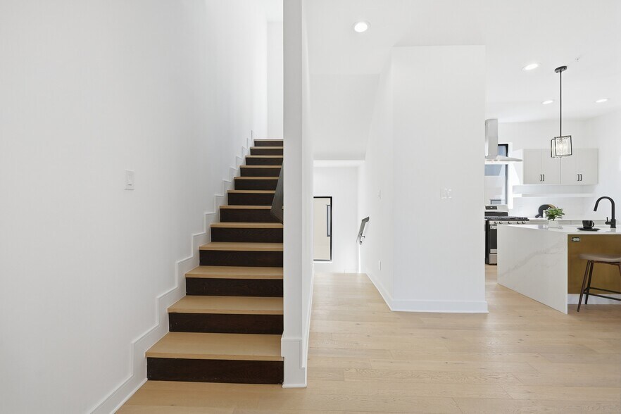 More Photos Of 2631 Kirby st, Dallas Multifamily For Sale