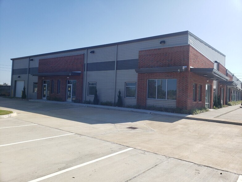 More Photos Of 11950 Barker Cypress Rd, Cypress Unknown For Lease