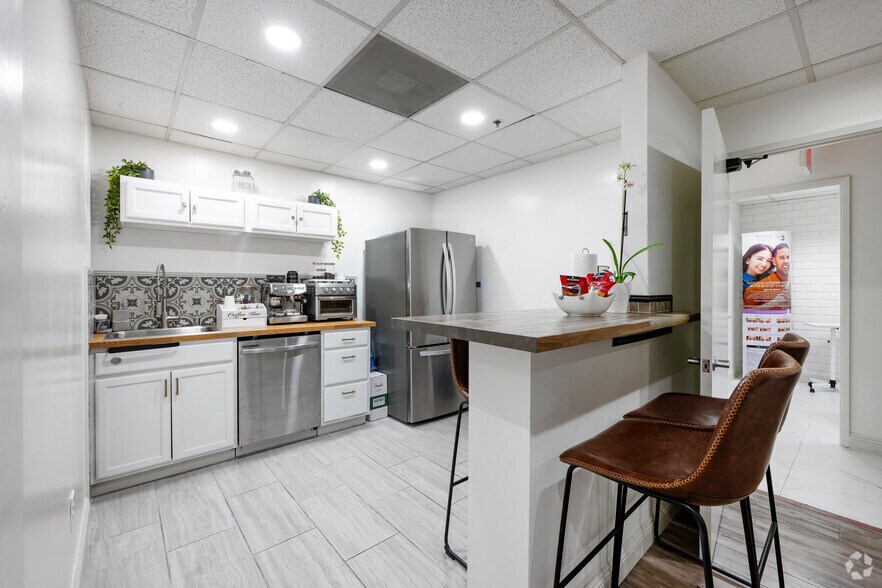 More Photos Of 9025 Wilshire Blvd, Beverly Hills Medical For Lease