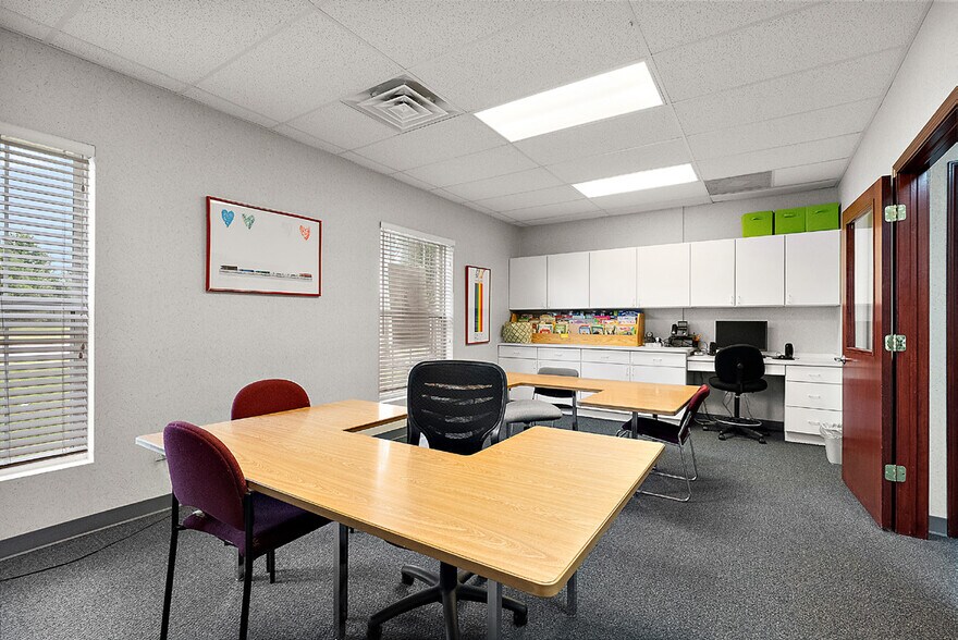 More Photos Of 11080 Hall Rd, Sterling Heights Medical For Lease