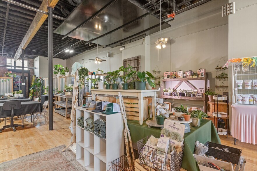 More Photos Of 116-118 N Main St, Sand Springs Storefront Retail Residential For Sale