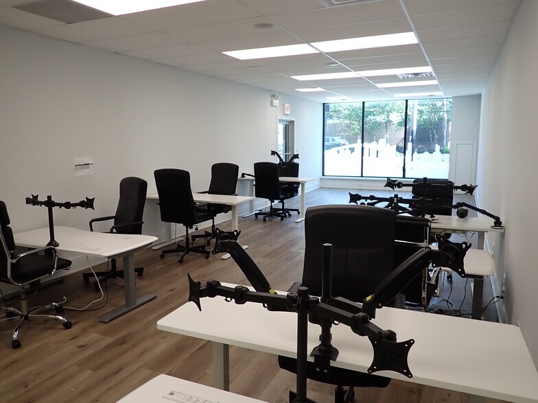 More Photos Of 5816 N Lincoln Ave, Chicago Storefront Retail Office For Sale
