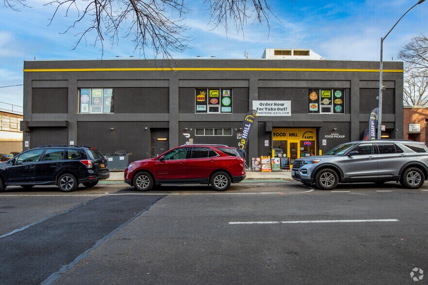 More Photos Of 4005 Skillman Ave, Long Island City Restaurant For Lease