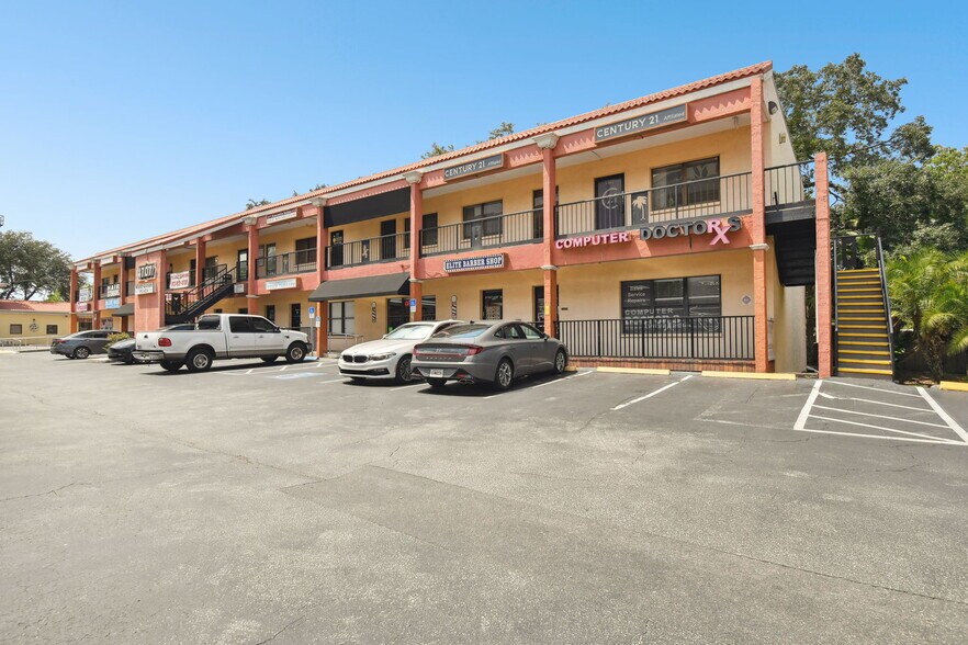 More Photos Of 4707 W Gandy Blvd, Tampa Storefront Retail Office For Lease