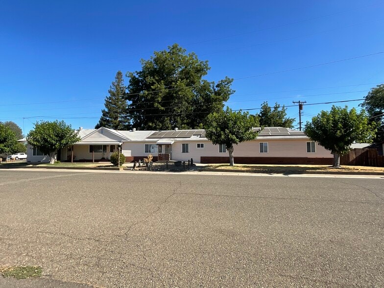 Primary Photo Of 511 G St, Galt Assisted Living For Sale