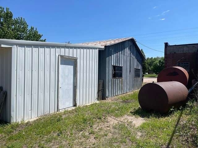 More Photos Of 402 E Main St, Chambers Service Station For Sale