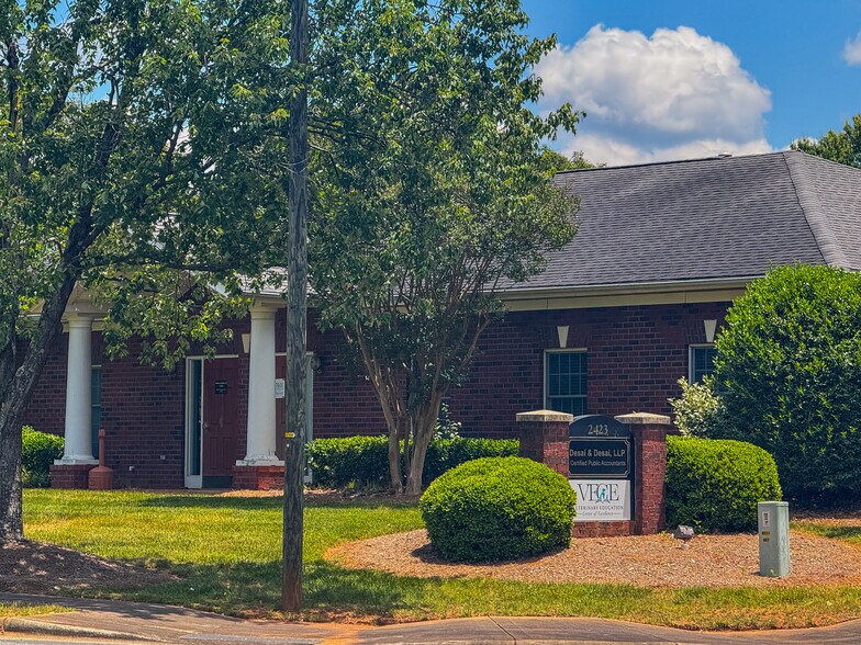 More Photos Of 2423 Plantation Center Dr, Matthews Medical For Lease