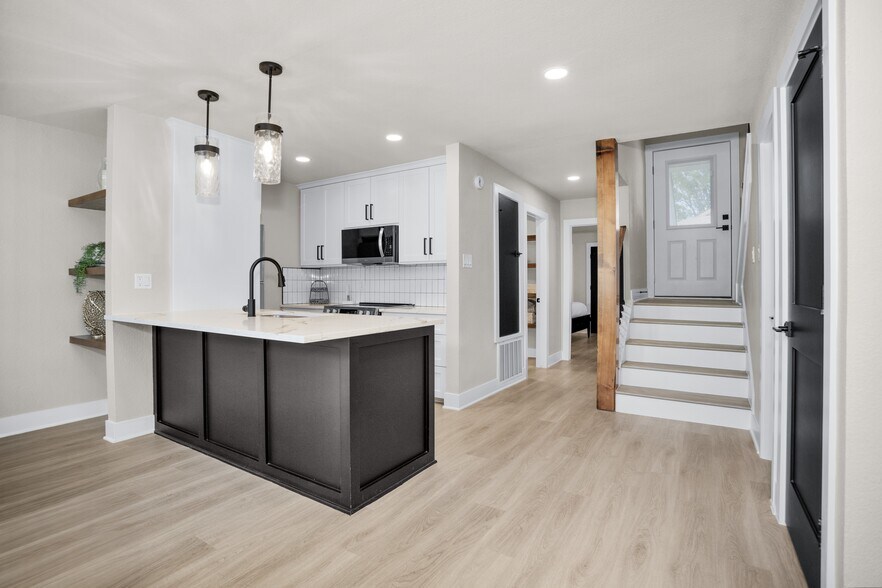 More Photos Of 17578 Highway 105, Montgomery Hotel For Sale