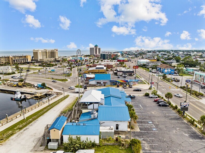 More Photos Of 300 N Lake Park Blvd, Carolina Beach Restaurant For Lease