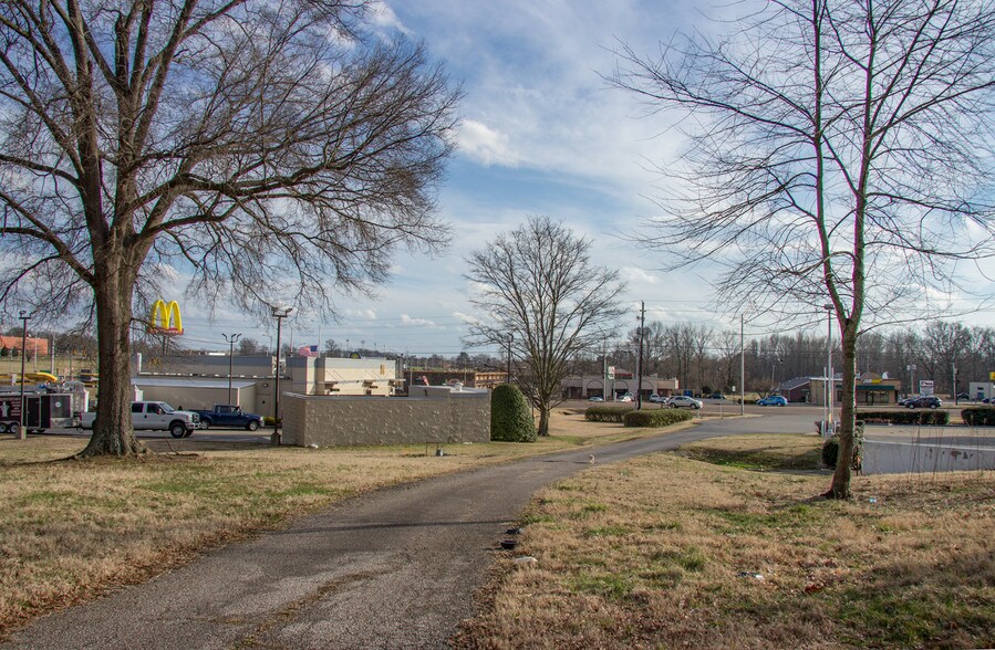 More Photos Of 833 University St, Martin Land For Sale