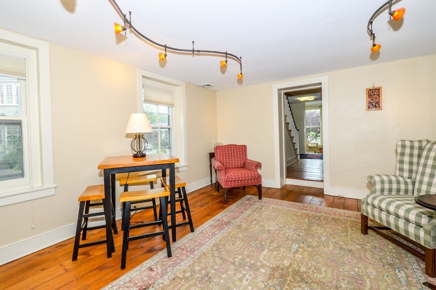 More Photos Of 69 E Oakland Ave, Doylestown Office For Sale