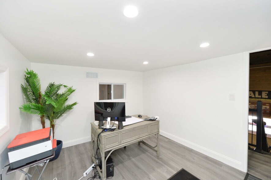 More Photos Of 20 Franklin Tpke, Mahwah Industrial For Lease