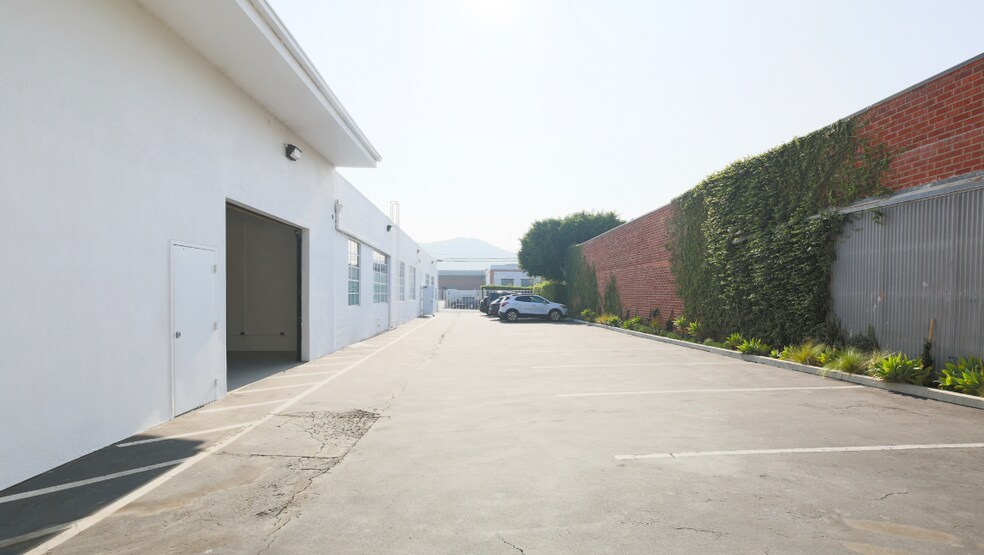 More Photos Of 8509-8511 Steller Dr, Culver City Office For Lease