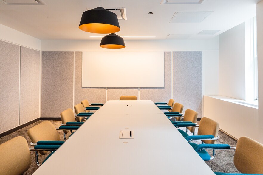 More Photos Of 75 Rockefeller Plaza, New York Office For Lease