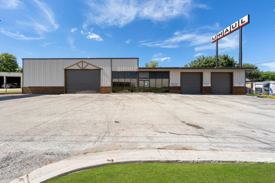 Primary Photo Of 950 Interstate 35 S, New Braunfels Storefront Retail Office For Sale