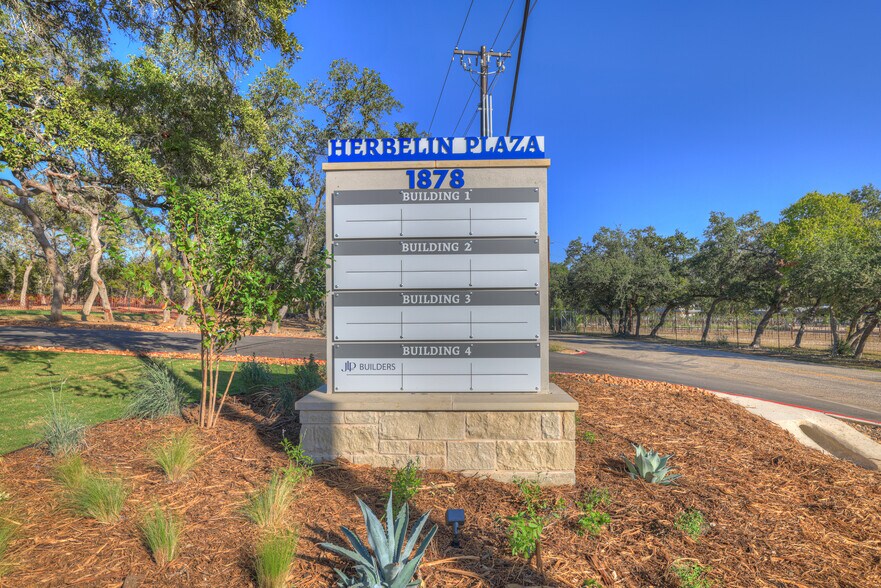 More Photos Of 1878 Herbelin Rd, New Braunfels Office For Sale