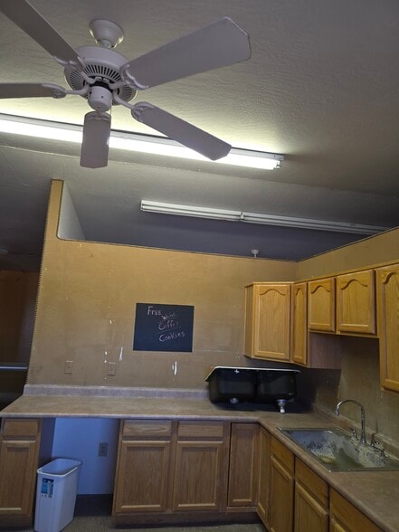 More Photos Of 4237 W White Mountain Blvd, Lakeside General Retail For Lease