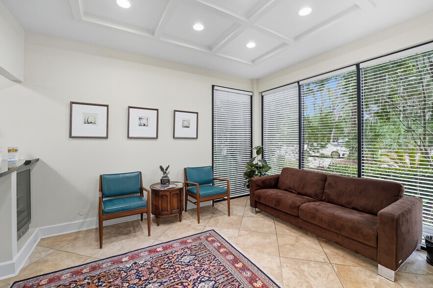 More Photos Of 8818 Goodbys Executive Dr, Jacksonville Office For Sale