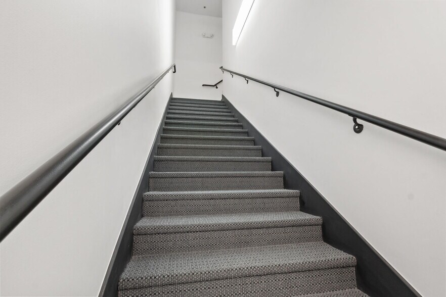 More Photos Of 12511 Emily Ct, Sugar Land Office For Lease