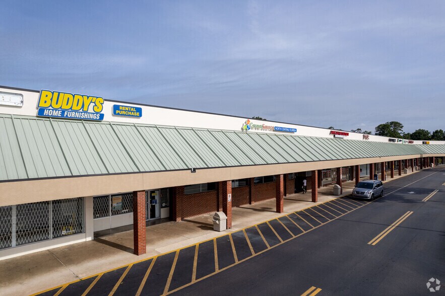 More Photos Of 1002-1320 N Main St, Gainesville Unknown For Lease