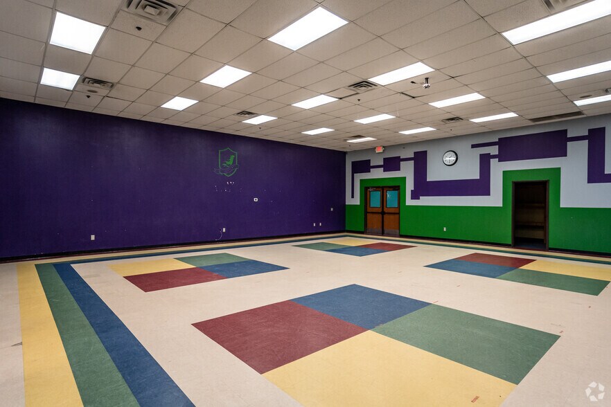 More Photos Of 202-204 N Dooley St, Grapevine Medical For Sale