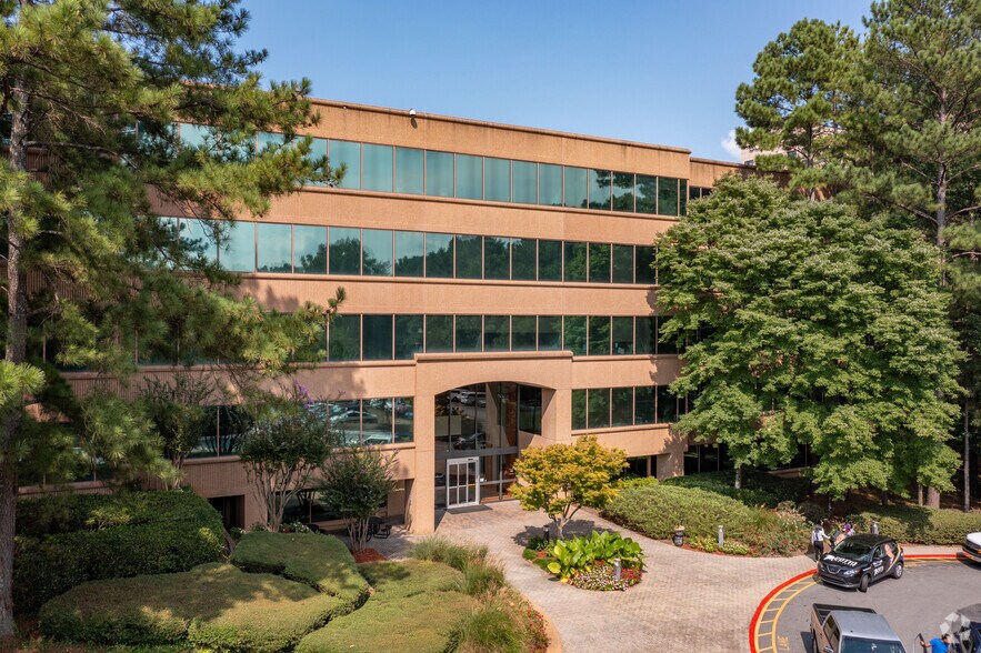 More Photos Of 3675 Crestwood Pkwy NW, Duluth Office Residential For Lease