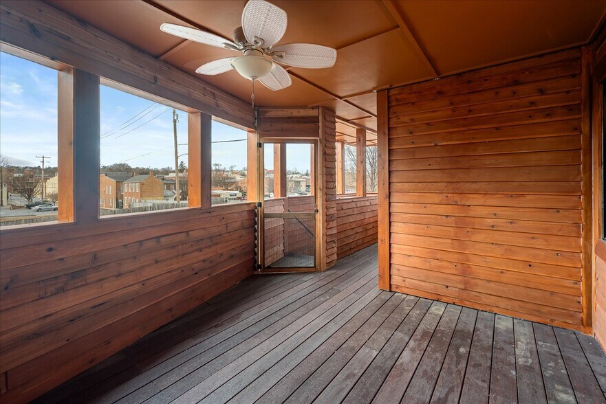 More Photos Of 207 N Kent St, Winchester General Retail For Sale