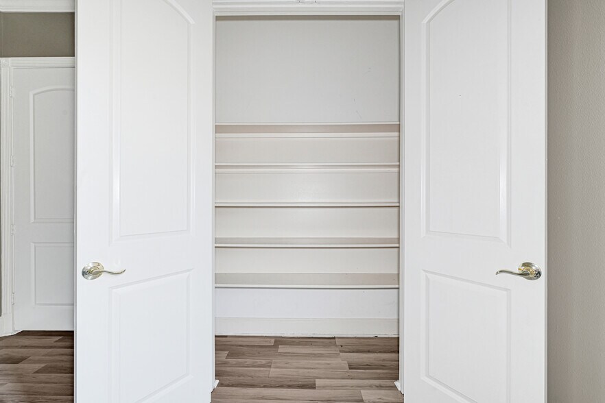 More Photos Of 12816 Willow Centre Dr, Houston Loft Creative Space For Sale