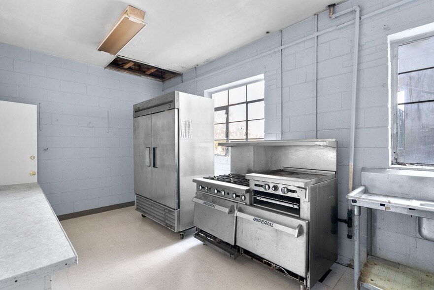 More Photos Of 5412 Annapolis Rd, Bladensburg Religious Facility For Sale