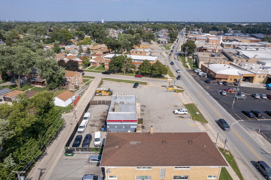 More Photos Of 4501 Butterfield Rd, Bellwood Auto Repair For Sale