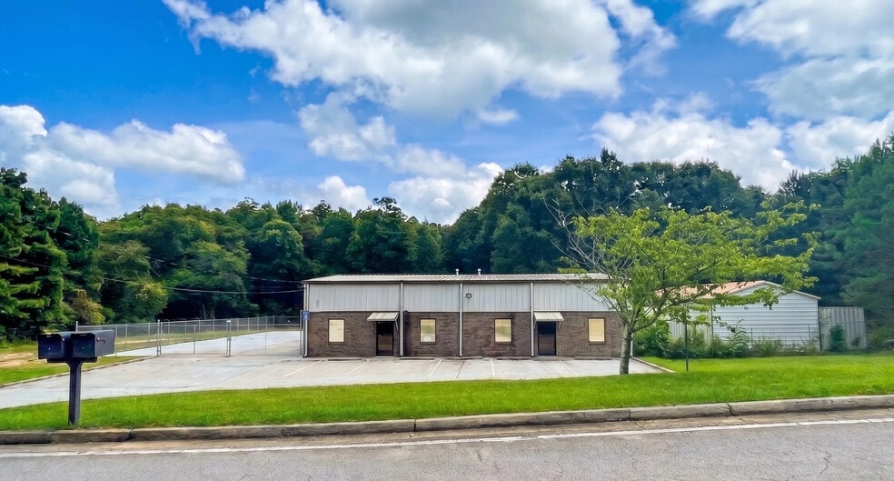More Photos Of 2390 Jason Industrial Pkwy, Winston Warehouse For Sale