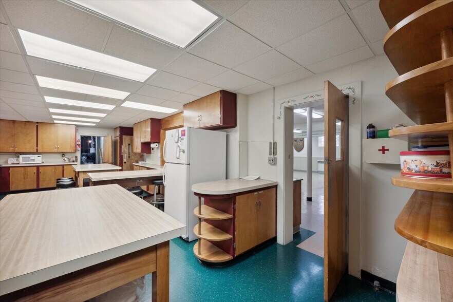 More Photos Of 725 Navarre Ave, Toledo Religious Facility For Sale