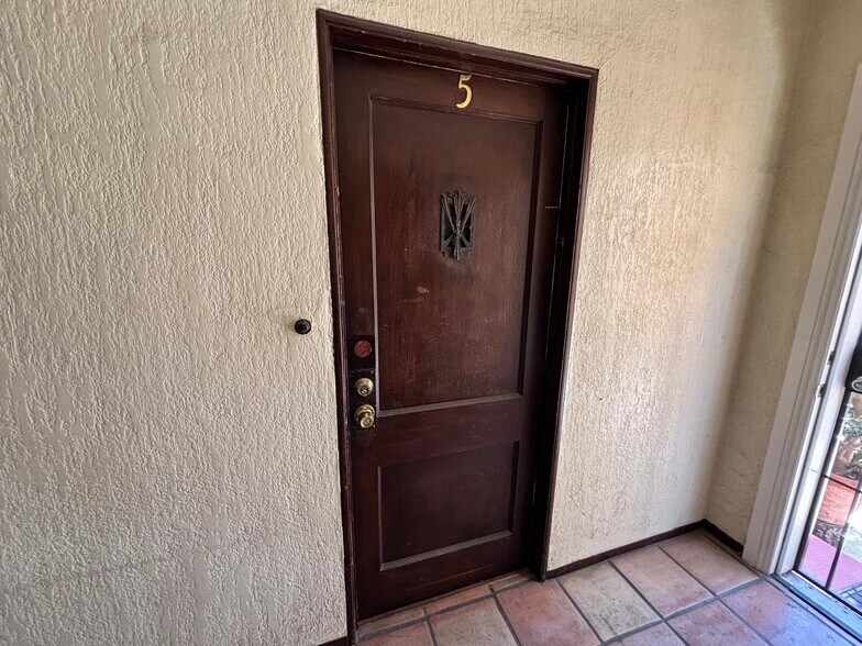 More Photos Of 925 N Lacy St, Santa Ana Apartments For Sale