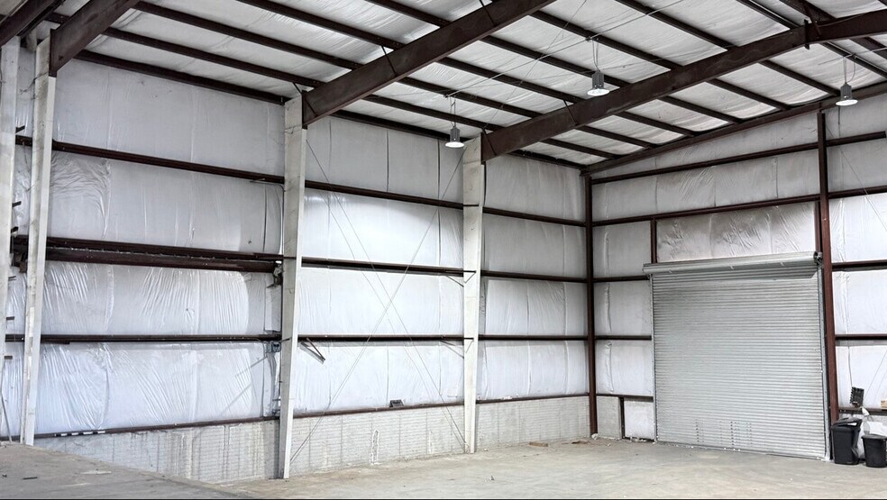 More Photos Of 306 Rogers St, Barnesville Warehouse For Sale