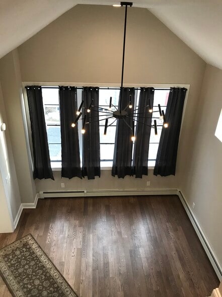 More Photos Of 251 Main St, Northport Storefront For Sale