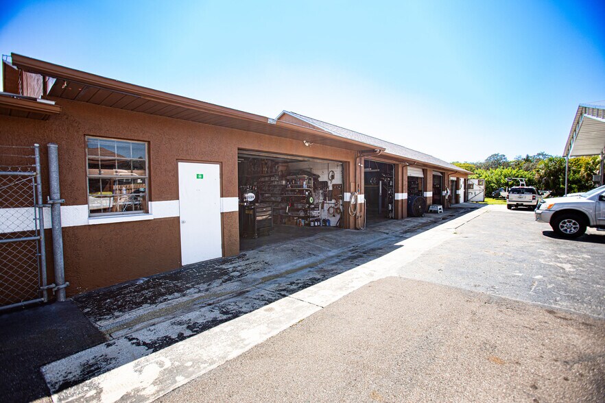 More Photos Of 14825 US Highway 19, Hudson Service For Sale