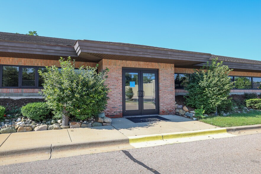 More Photos Of 1727 S Park St, Kalamazoo Medical For Sale