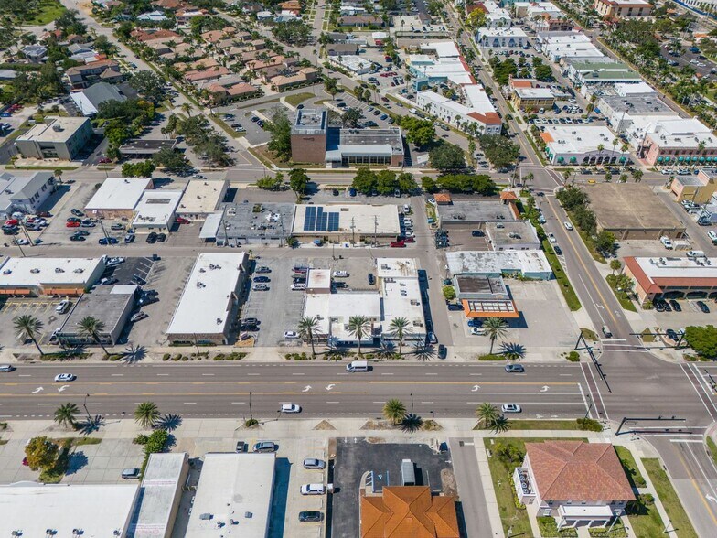 More Photos Of 200 S Tamiami Trl S, Venice Storefront Retail Office For Sale