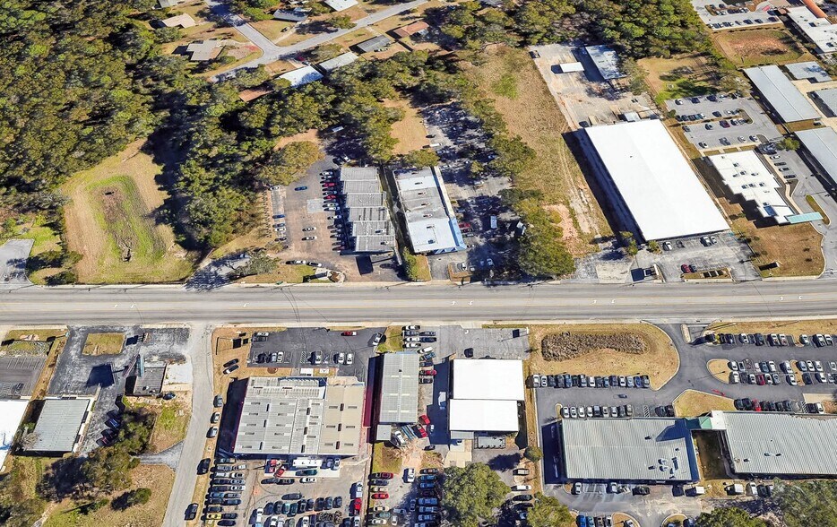 More Photos Of 5700 N Davis Hwy, Pensacola General Retail For Lease