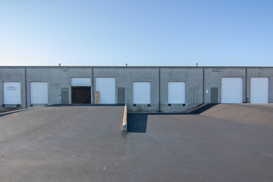 More Photos Of 3045 E Chestnut Expy, Springfield Unknown For Lease