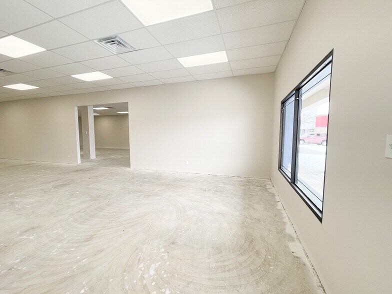 More Photos Of 6524- Slide Rd, Lubbock Unknown For Lease