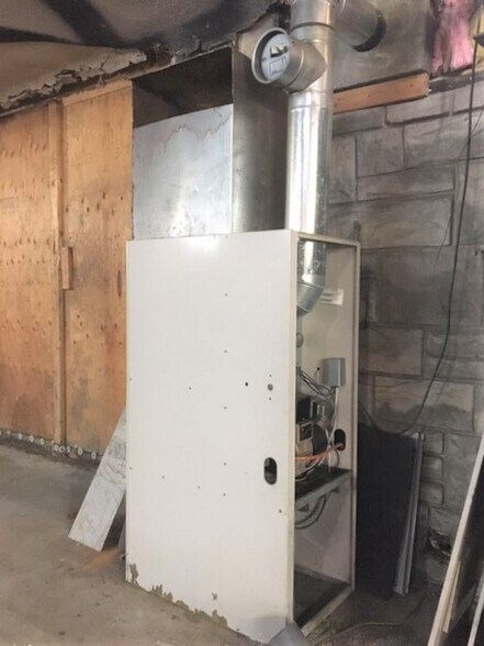 More Photos Of 419 E Main St, Orange Auto Dealership For Sale