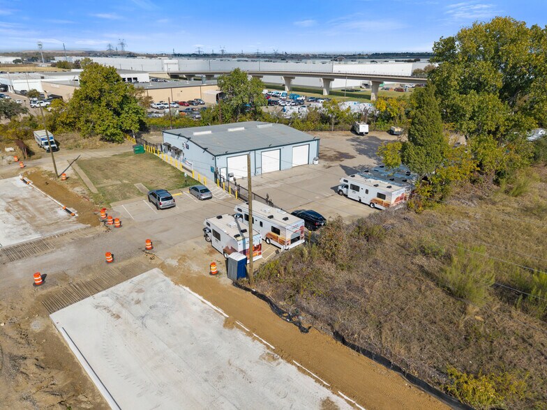 More Photos Of 2630 N Interstate 35E, Carrollton Service For Lease